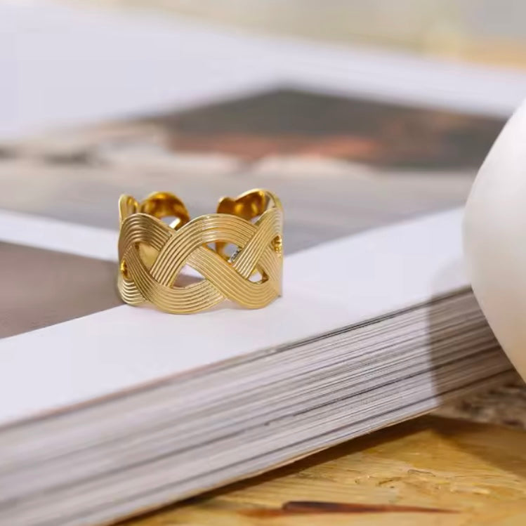 Cleo Ring