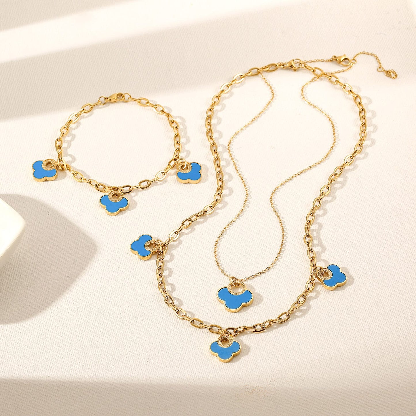 Modern Clover Necklace