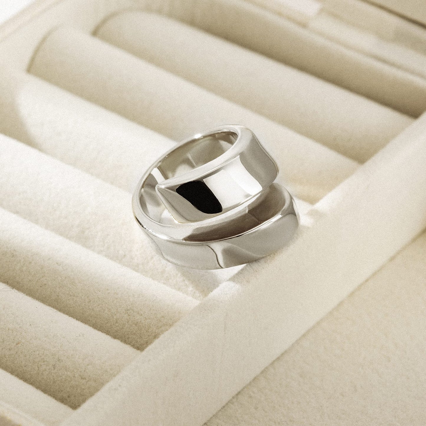 Crossover Ring