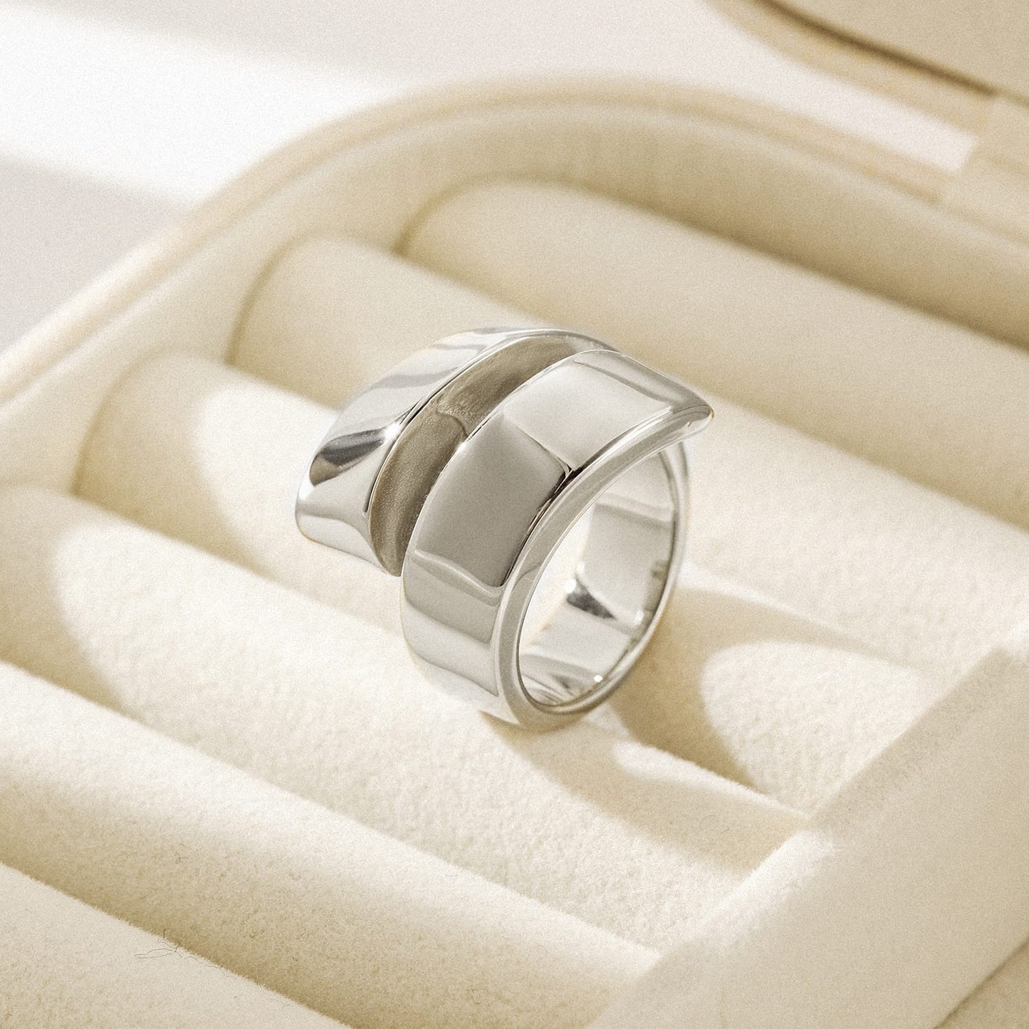 Crossover Ring